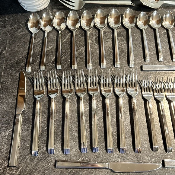 Elegant Stainless Steel Flatware Set 45 Pieces Service for 8 Plus Serving Pieces - Picture 4 of 14